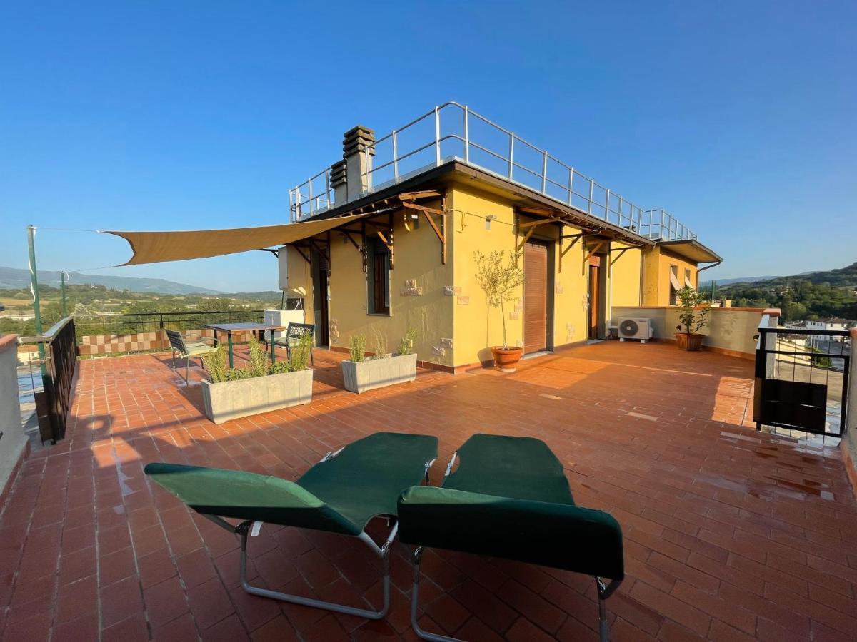 Sesto Piano Apartment Incisa in Val d'Arno Bagian luar foto