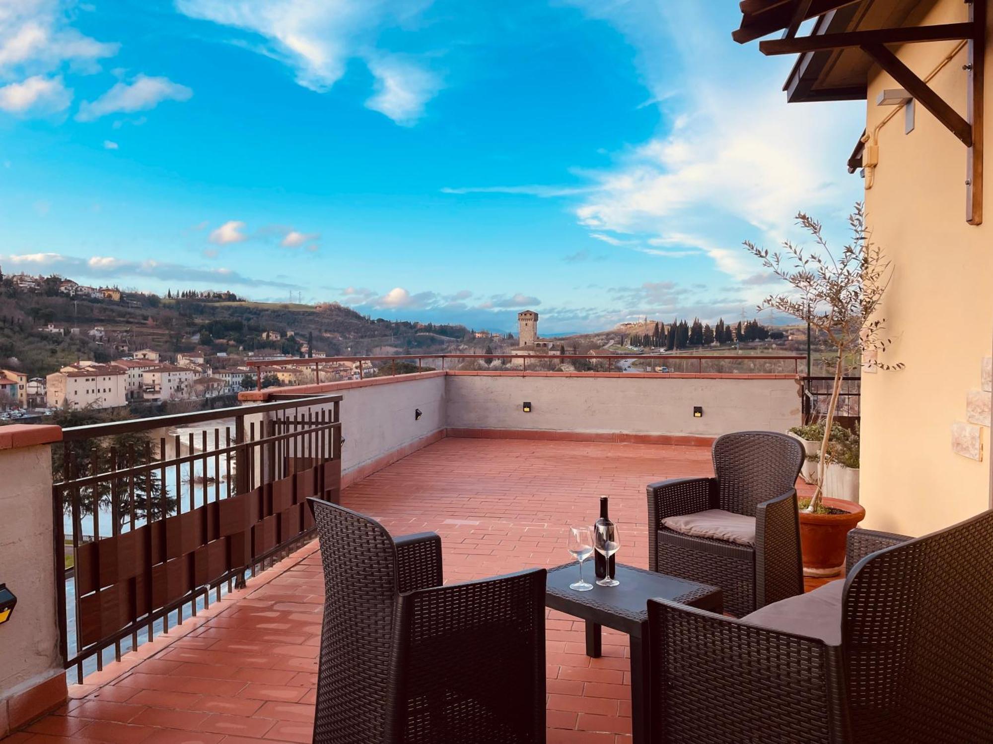 Sesto Piano Apartment Incisa in Val d'Arno Bagian luar foto