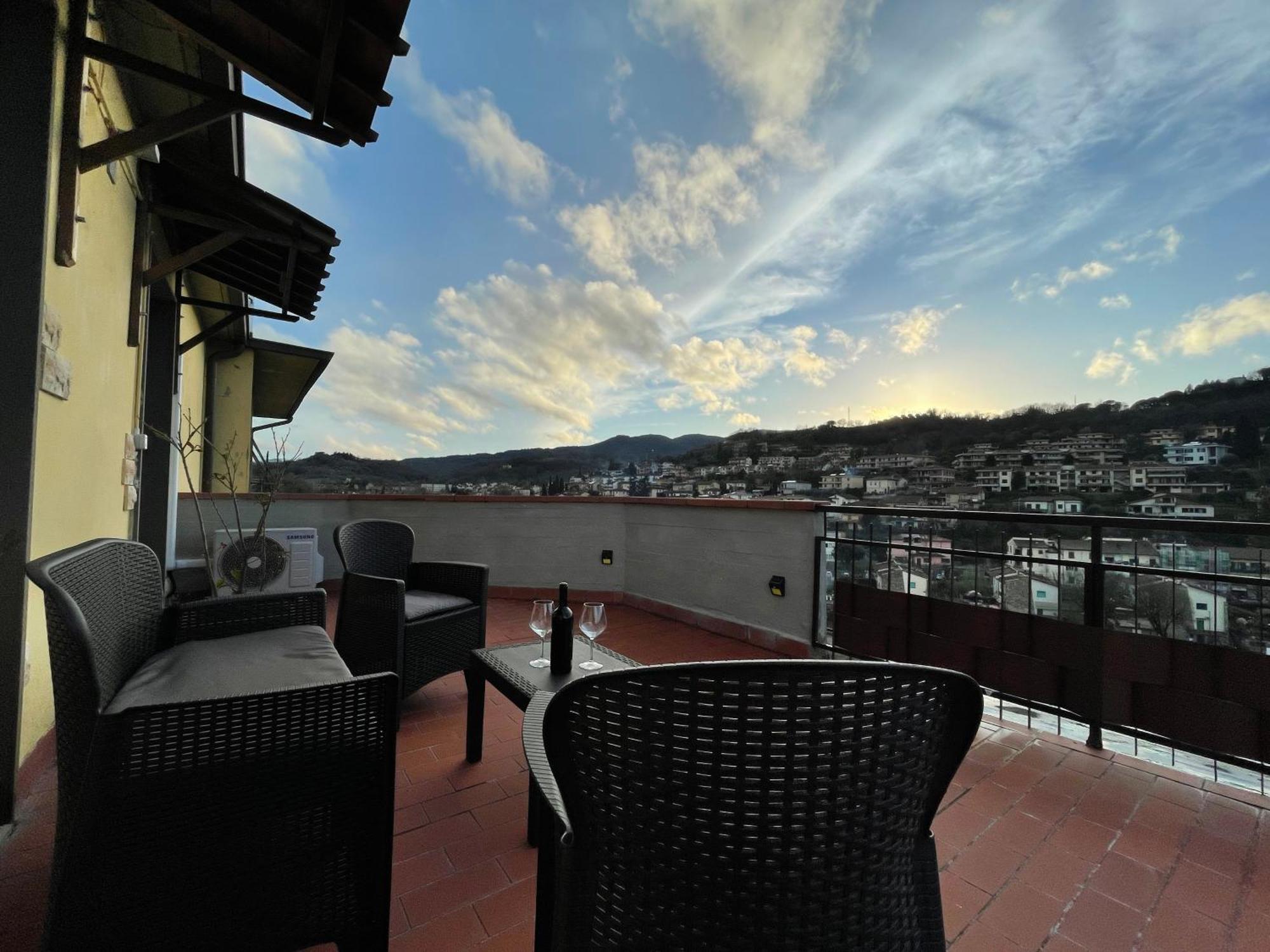 Sesto Piano Apartment Incisa in Val d'Arno Bagian luar foto