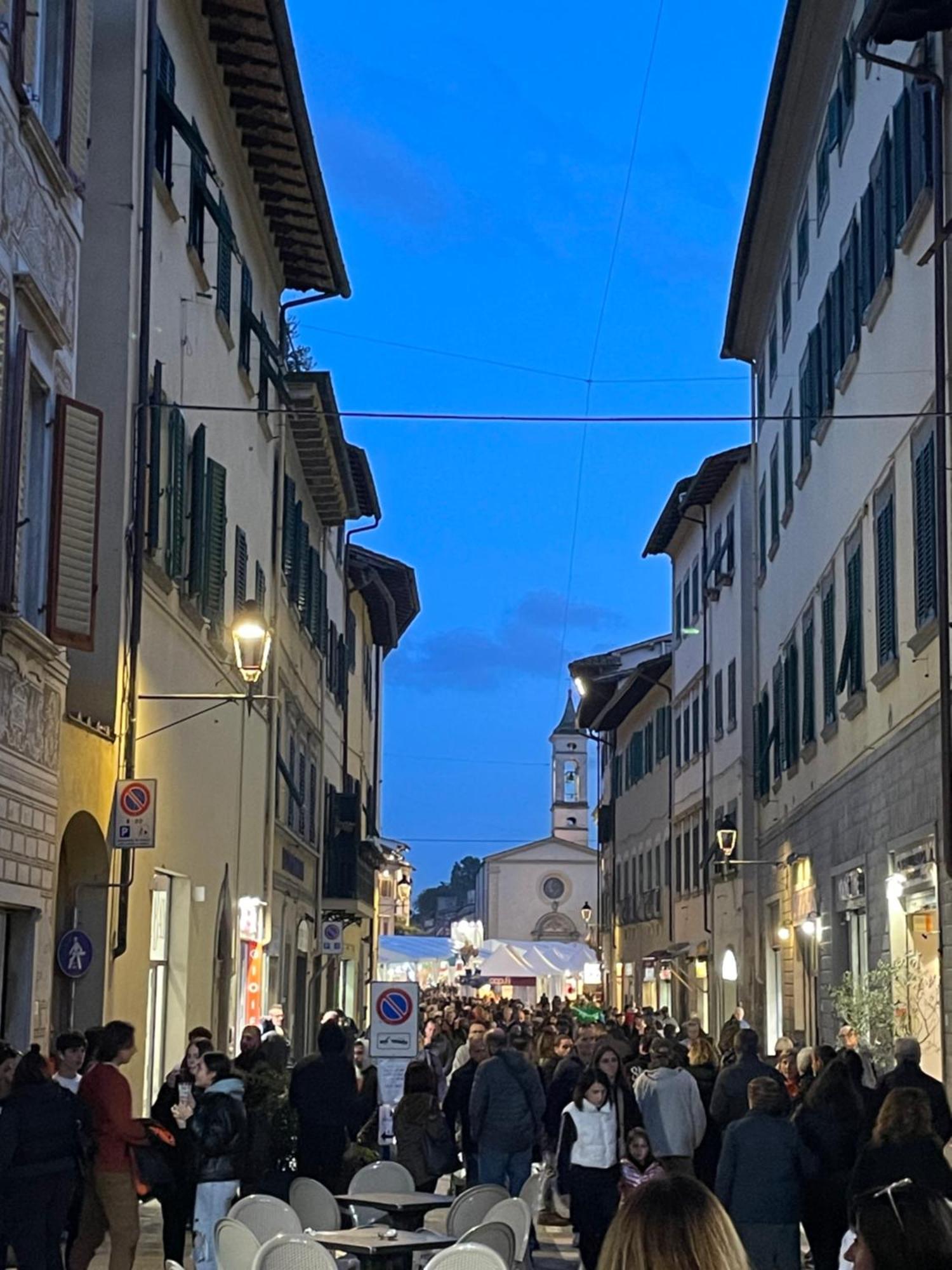 Sesto Piano Apartment Incisa in Val d'Arno Bagian luar foto