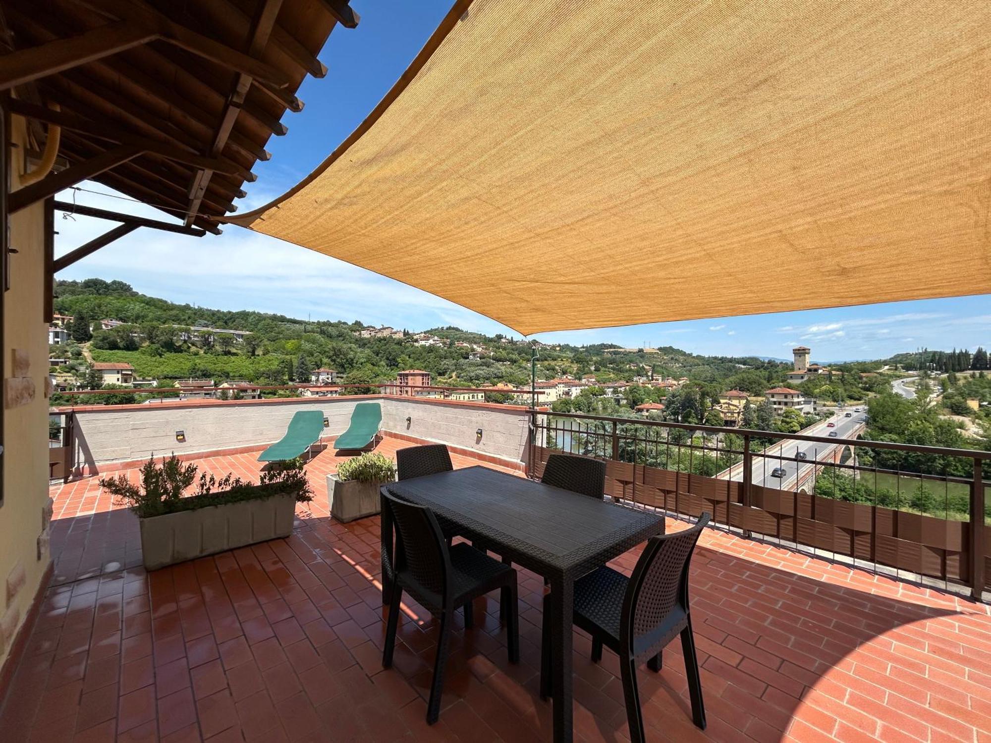 Sesto Piano Apartment Incisa in Val d'Arno Bagian luar foto