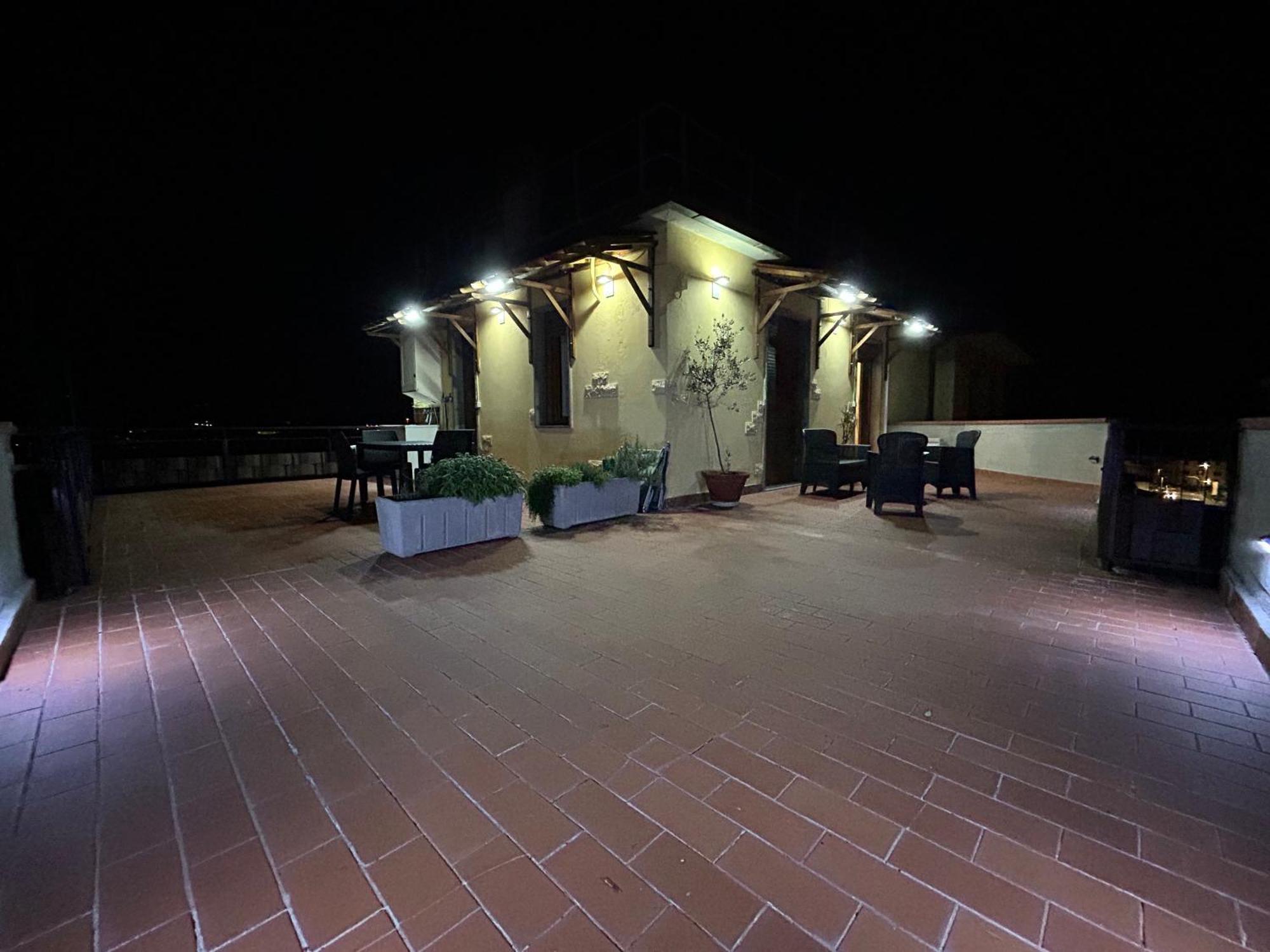 Sesto Piano Apartment Incisa in Val d'Arno Bagian luar foto