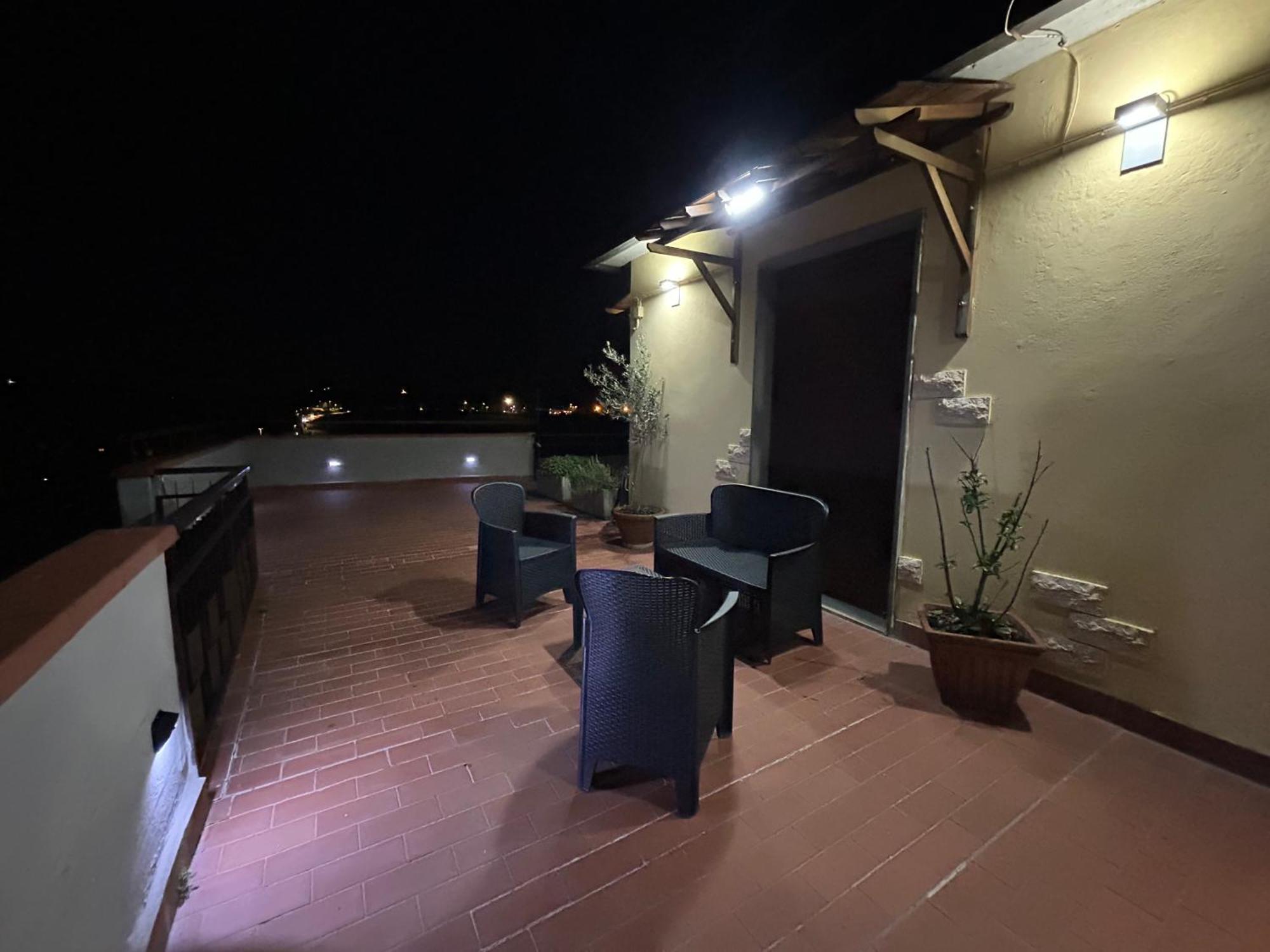 Sesto Piano Apartment Incisa in Val d'Arno Bagian luar foto